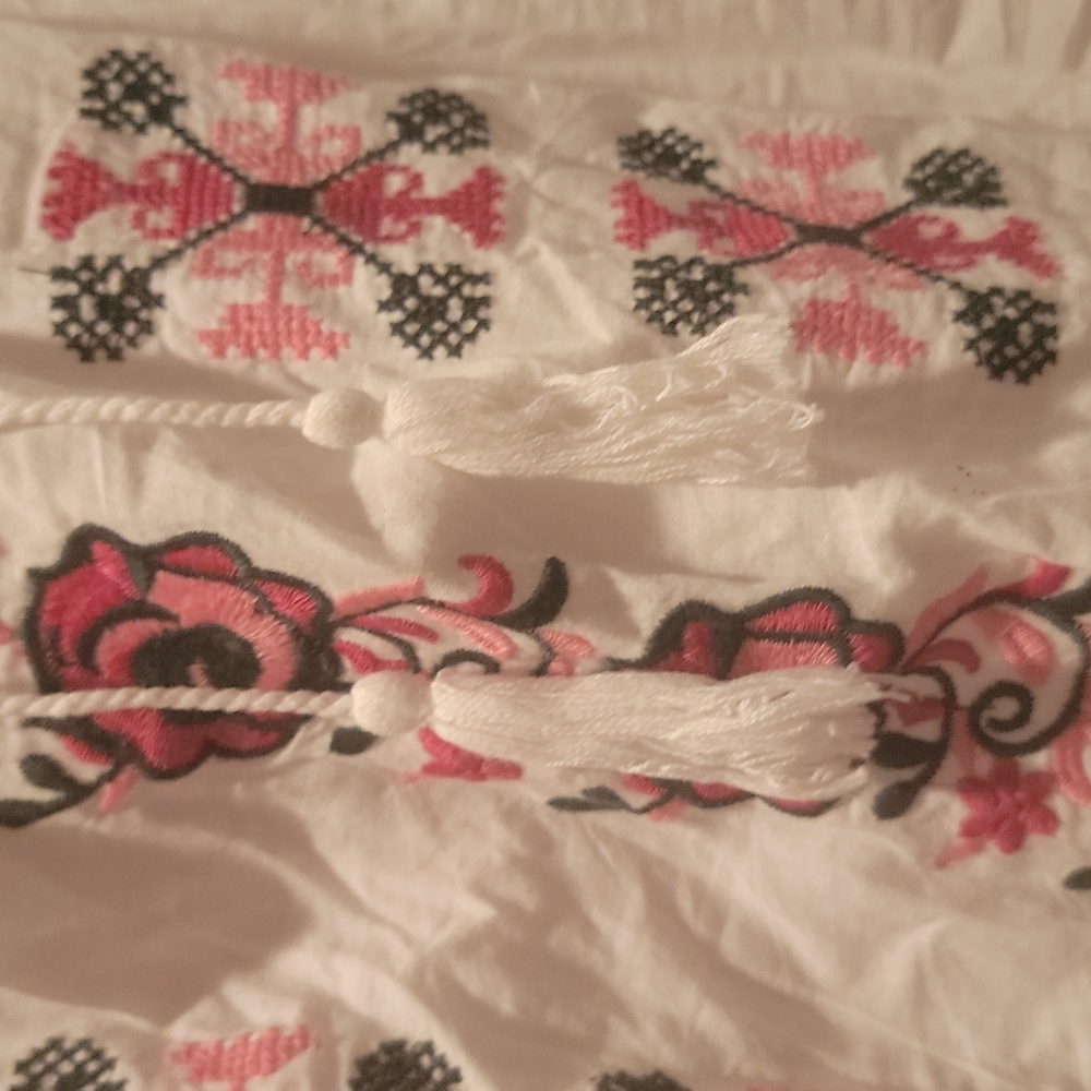 Embroidered Large Blouse - Picture 3 of 7